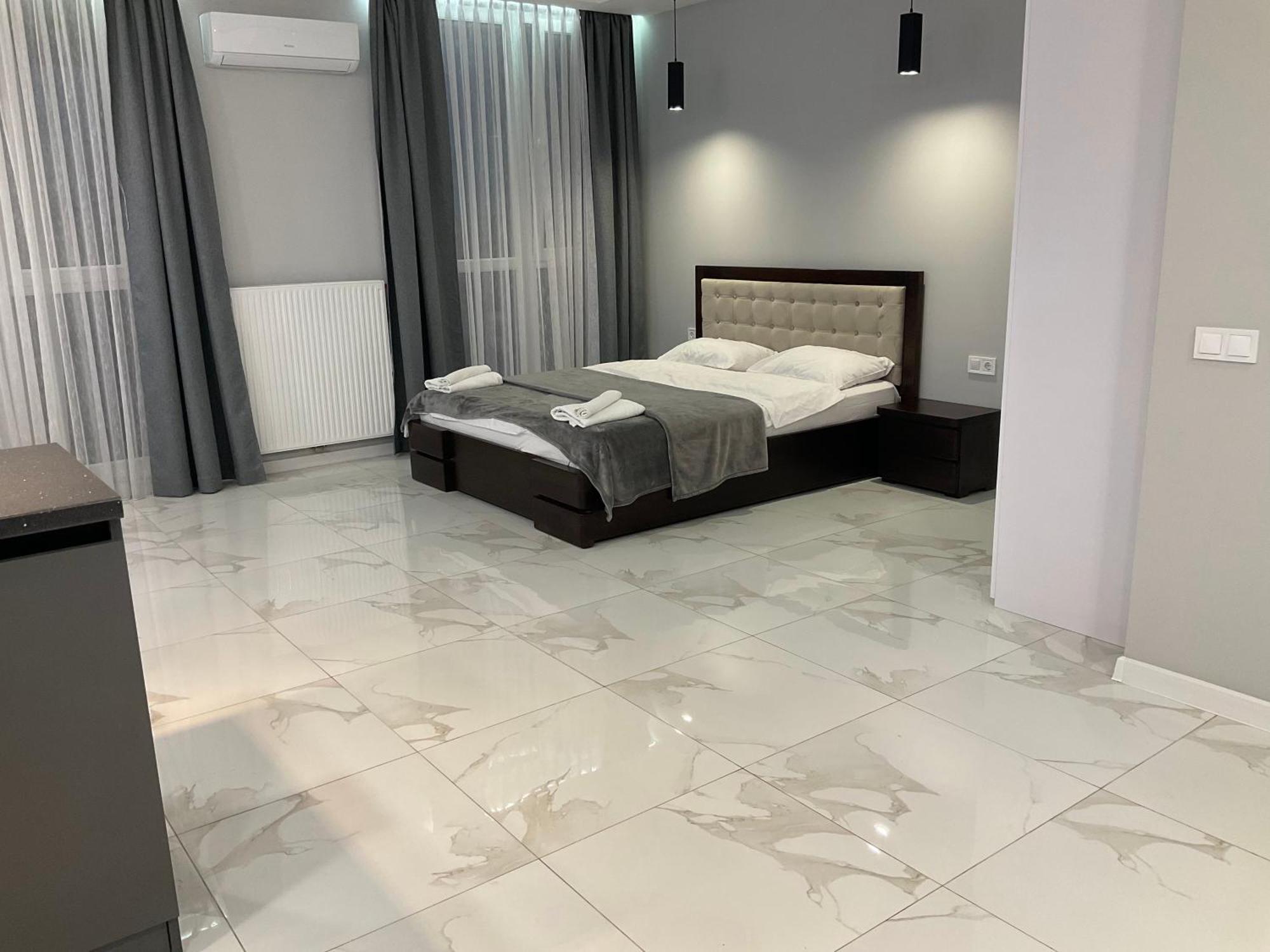 Vip Near Center Apartment Lviv